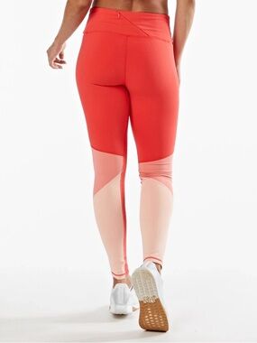 Korsa Podium Tech Leggings: Colorblock High-Rise Leggings in Red & Light Pink